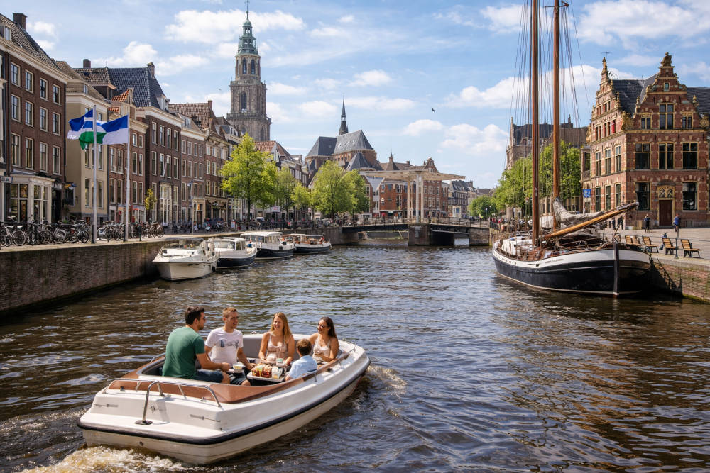 Genieten van een ontspannen boottocht door Groningen